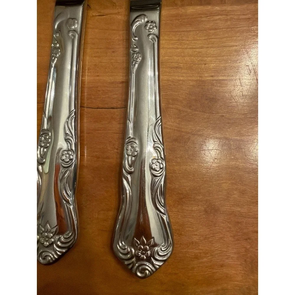 Oneida Azalea Stainless Glossy Floral‎ Dinner Knives Pair